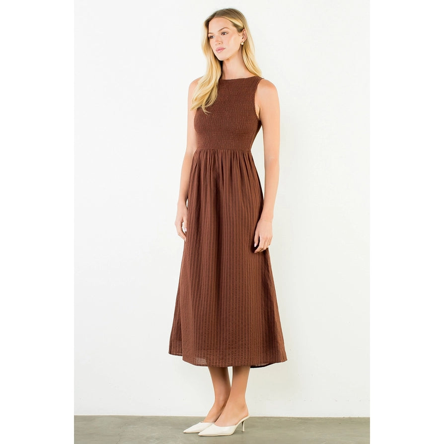 Sleeveless Smocked Pattern Midi Dress - Brown