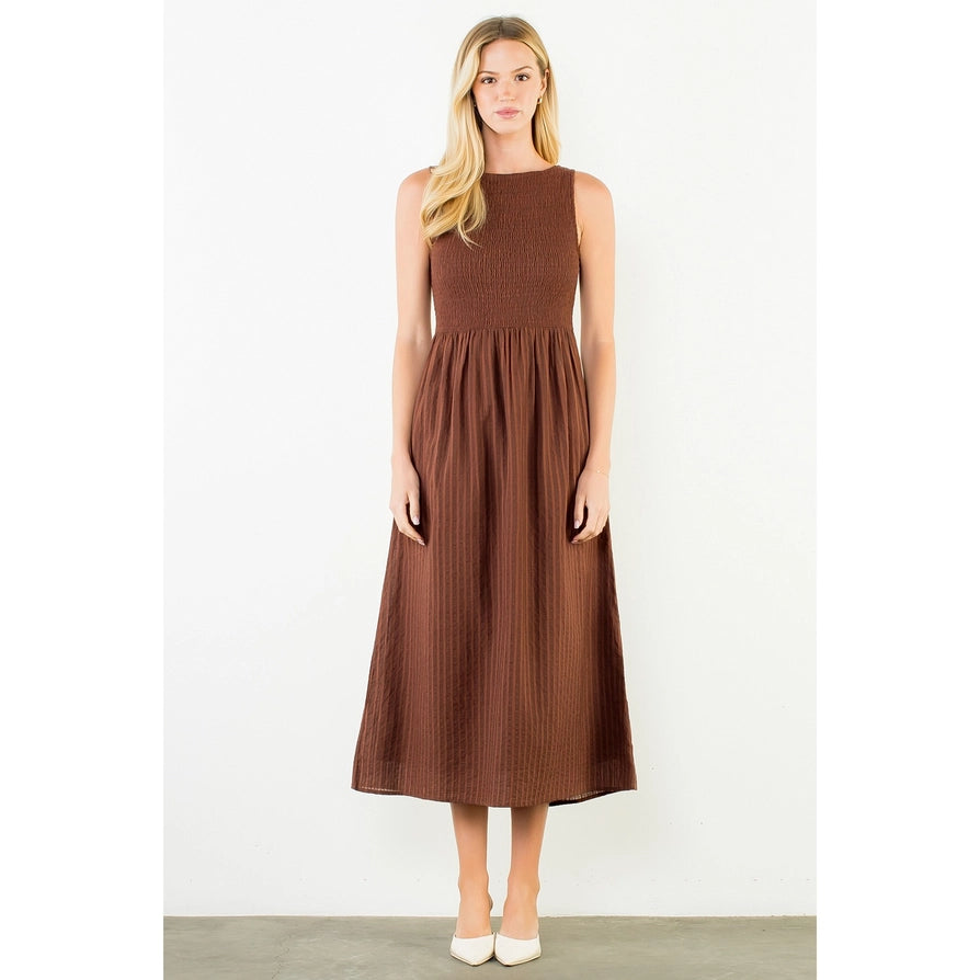 Sleeveless Smocked Pattern Midi Dress - Brown