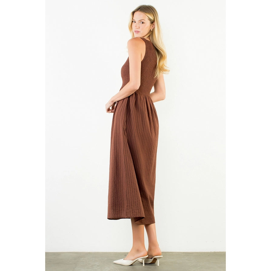 Sleeveless Smocked Pattern Midi Dress - Brown