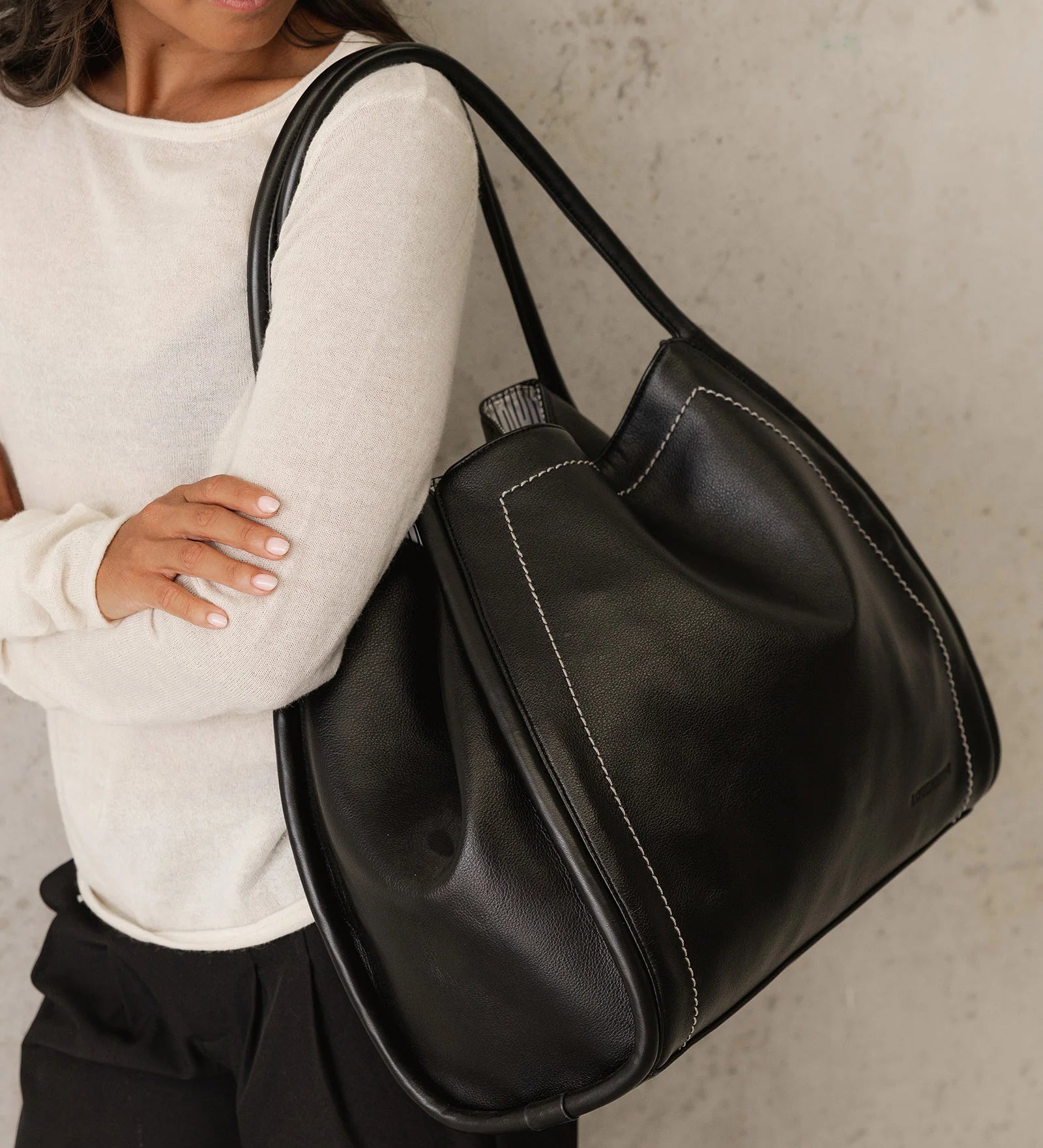 Sutton Shoulder Bag - Black